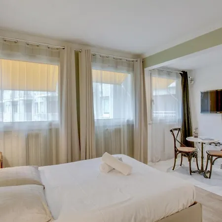 Апартаменты Charming Near Tour Eiffel Invalides Beaugrenelle