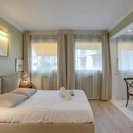 Charming Near Tour Eiffel Invalides Beaugrenelle Апартаменты *