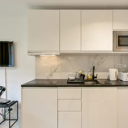 Апартаменты Charming Near Tour Eiffel Invalides Beaugrenelle Париж