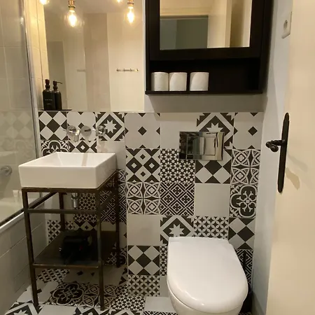 Charming Near Tour Eiffel, Invalides, Beaugrenelle - Welkeys *